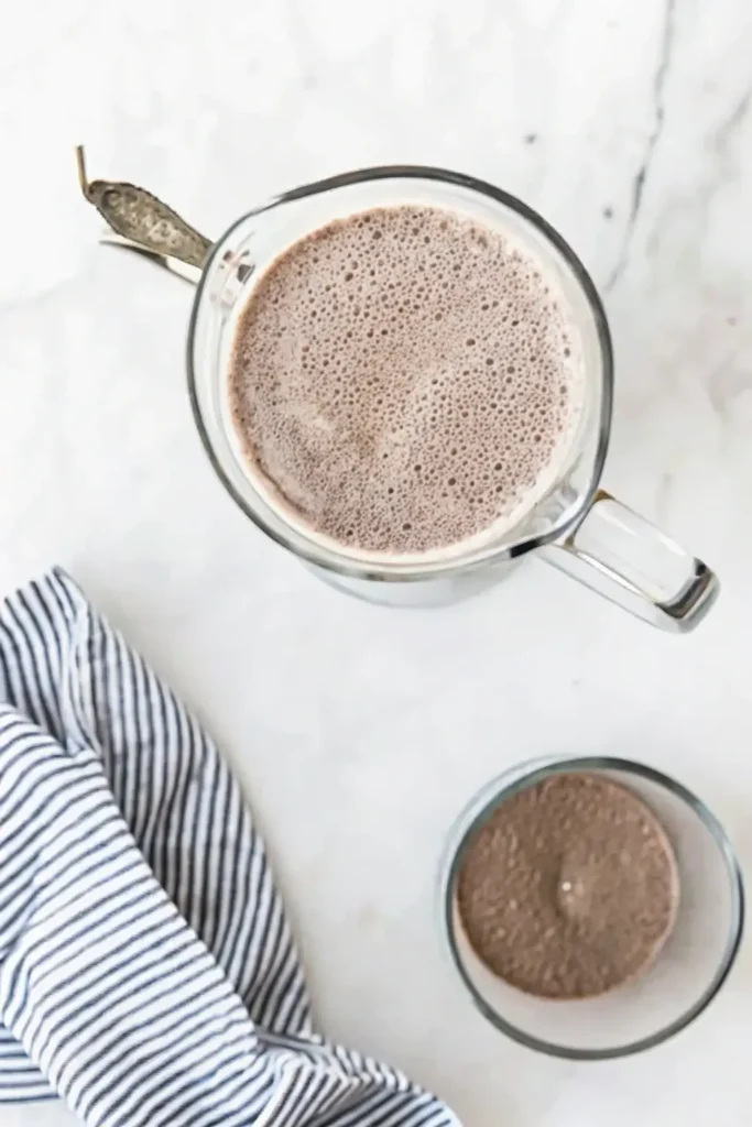 mixing ingredients of Oreo Milkshake